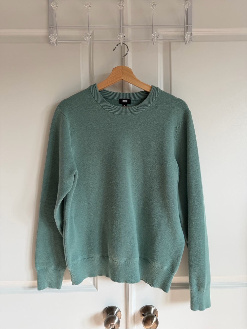 Uniqlo Men's Crewneck Sweater in Sage Green